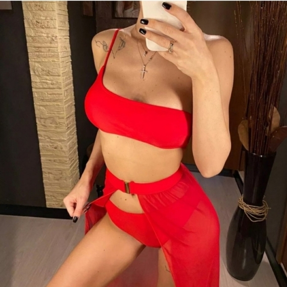 New Red Off Shoulder 3 Piece Bikini Set with Skirt Size Large - Picture 1 of 6